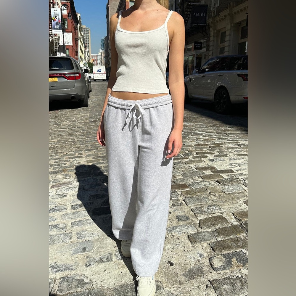 Brandy Melville- Anastasia Tie sweatpants